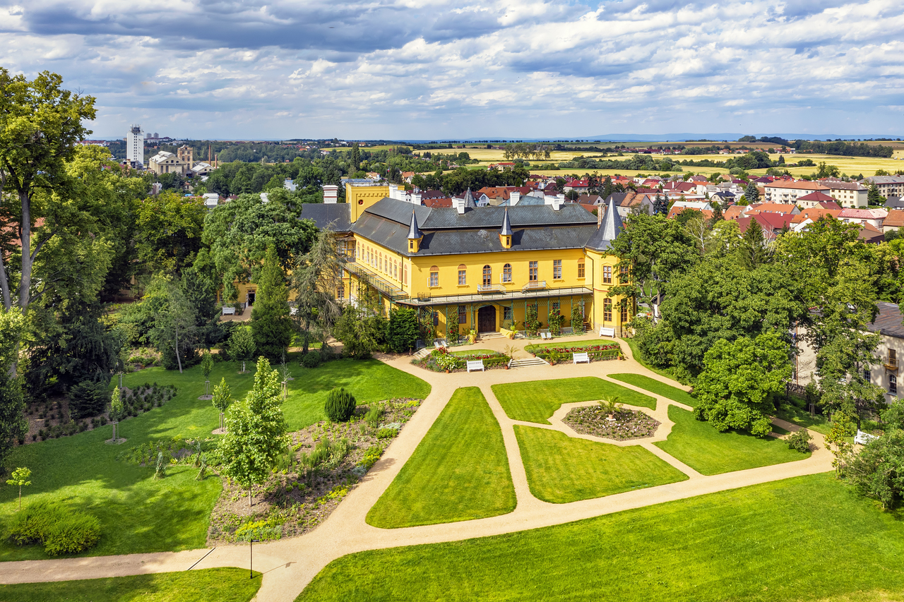 Hrajte si v zámecké zahradě Slatiňany: Pozdravy z cest