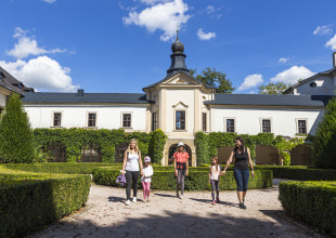 Střípky skla - výstava na zámku Letohrad