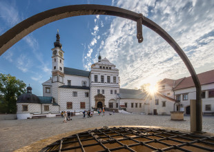 Střílení u pernštejnských kanonů na zámku Pardubice