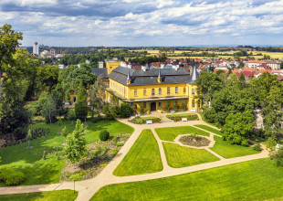 Hrajte si v zámecké zahradě Slatiňany: Pozdravy z cest