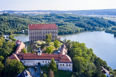 Zámecká vodní zrcadla