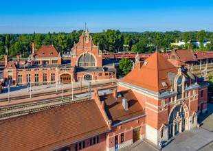 Cestujte vlakem k zámkům a palácům