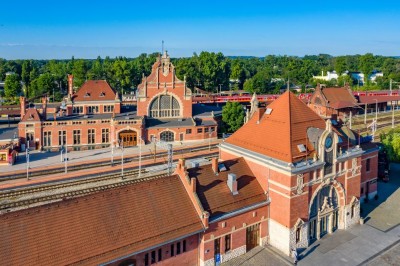 Cestujte vlakem k zámkům a palácům