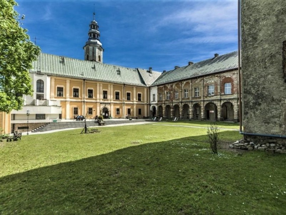 18869_zamek_mezilesi